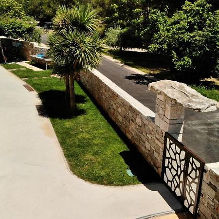 Predivan Novouredeni Apartman U Blizini Mora Banjole Exteriér fotografie