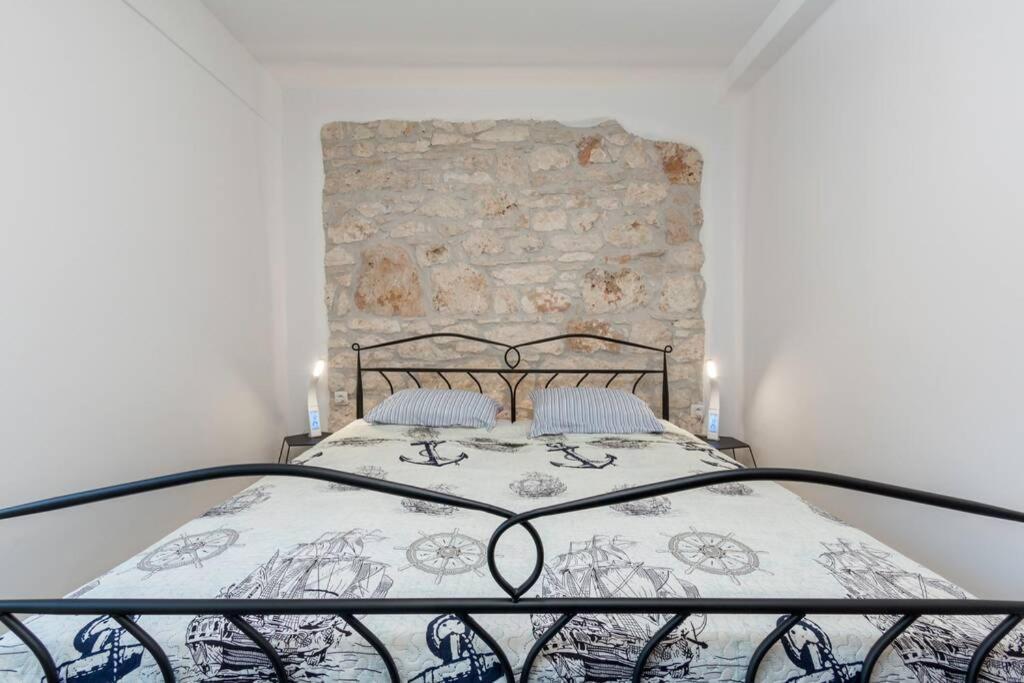 Predivan Novouredeni Apartman U Blizini Mora Banjole Exteriér fotografie