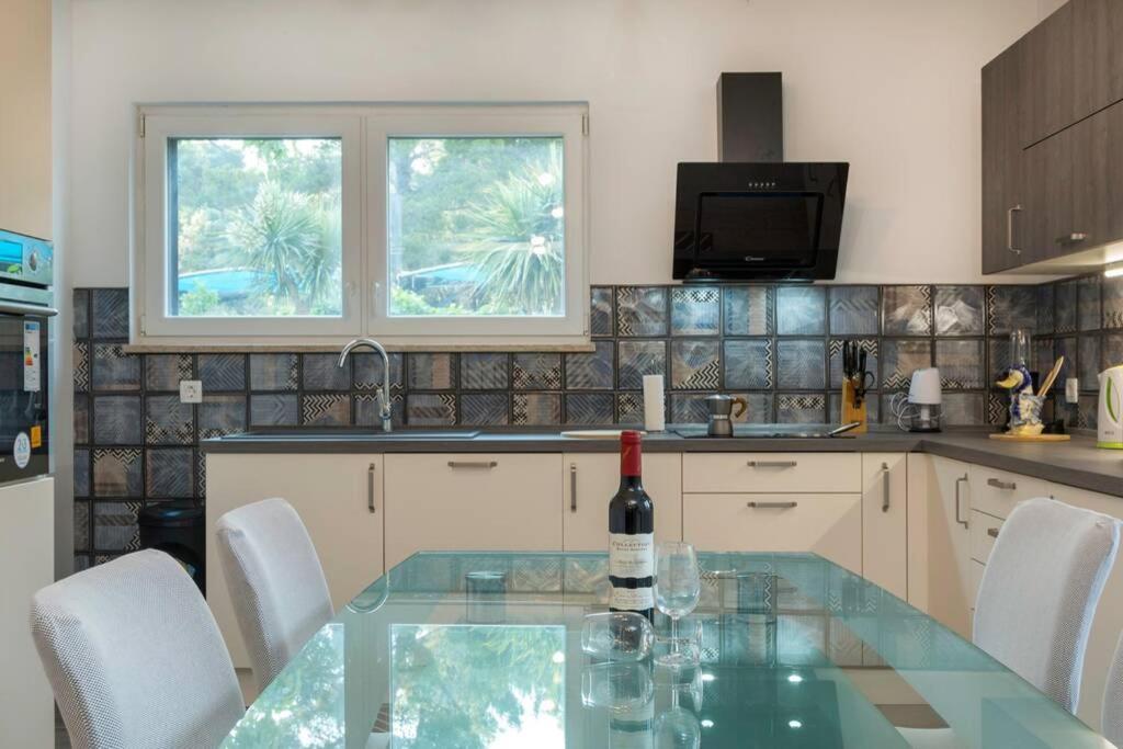 Predivan Novouredeni Apartman U Blizini Mora Banjole Exteriér fotografie